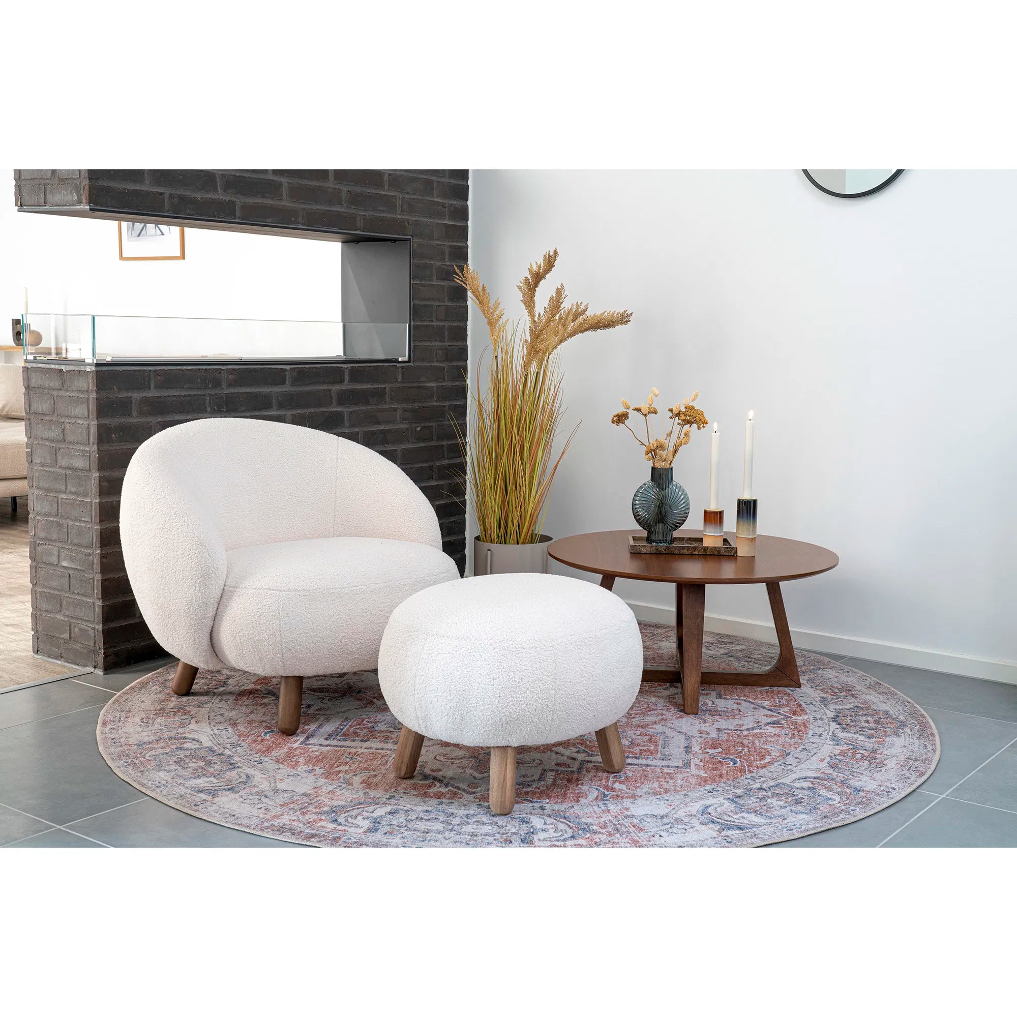 Poltrona e pouf Savona