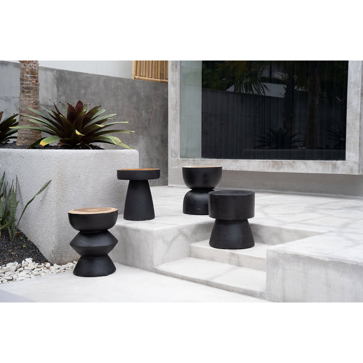 Lo sgabello Karbun - Nero naturale